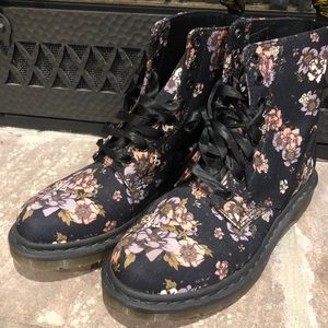 Dr. Marten’s floral Beckett boot
